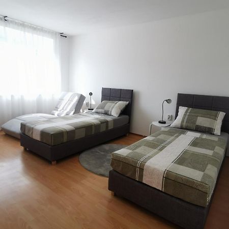 Apartment Tonio - Right On The Main Square Gospić Extérieur photo