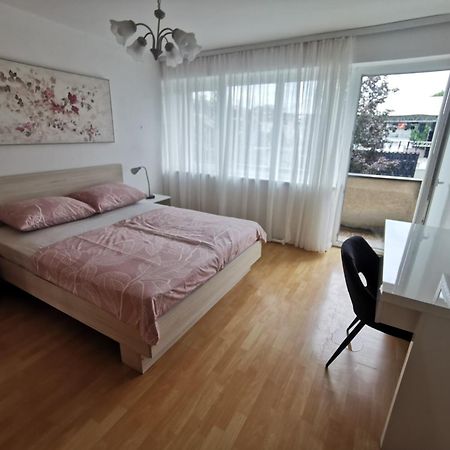 Apartment Tonio - Right On The Main Square Gospić Extérieur photo