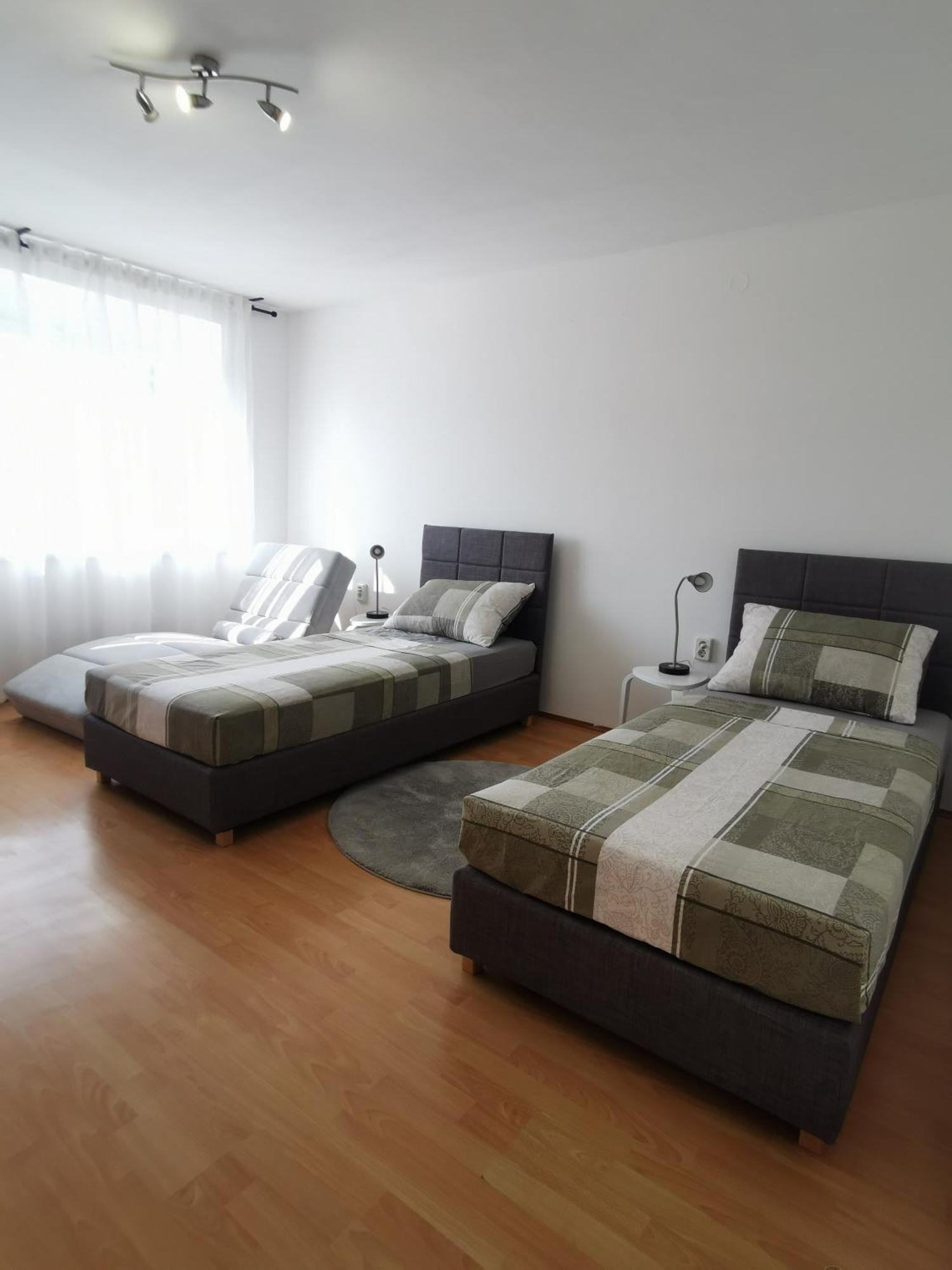 Apartment Tonio - Right On The Main Square Gospić Extérieur photo