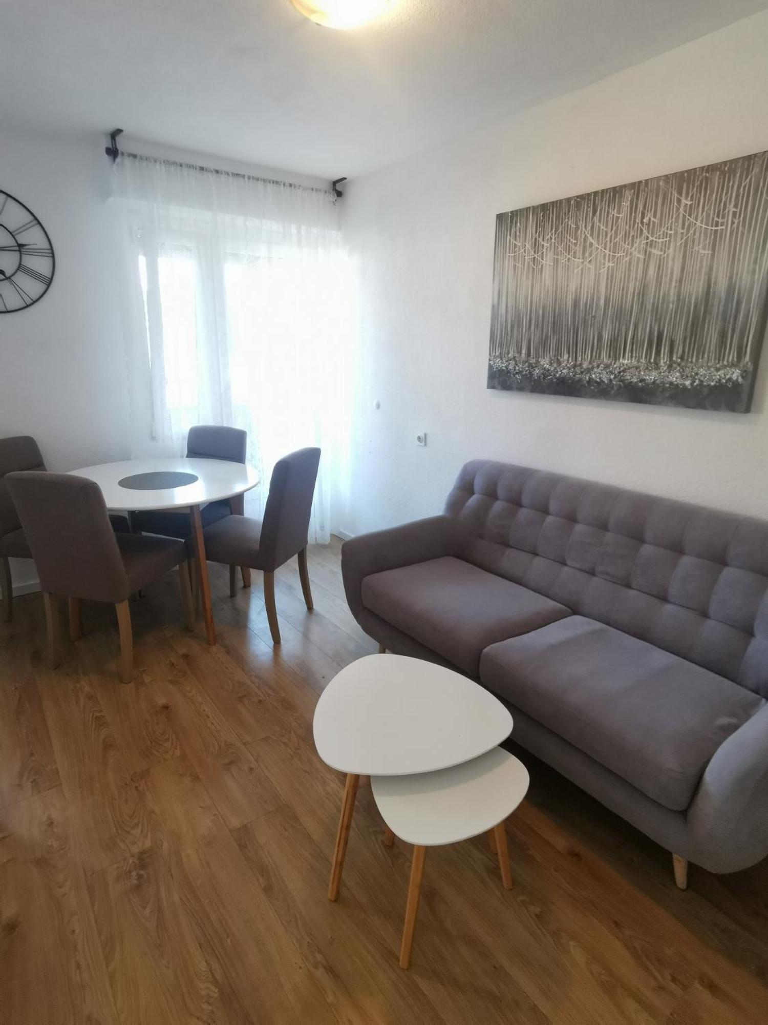 Apartment Tonio - Right On The Main Square Gospić Extérieur photo