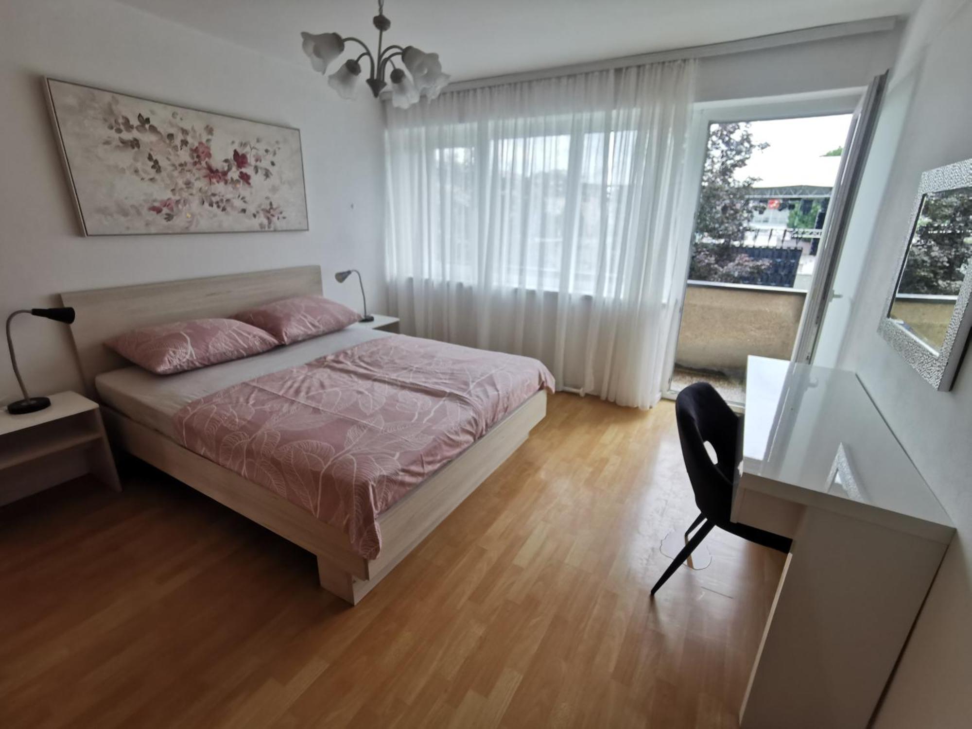 Apartment Tonio - Right On The Main Square Gospić Extérieur photo